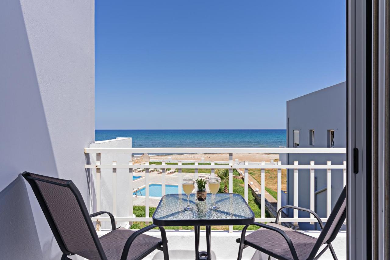 Azure Seaside Apts Magnisia Экстерьер фото