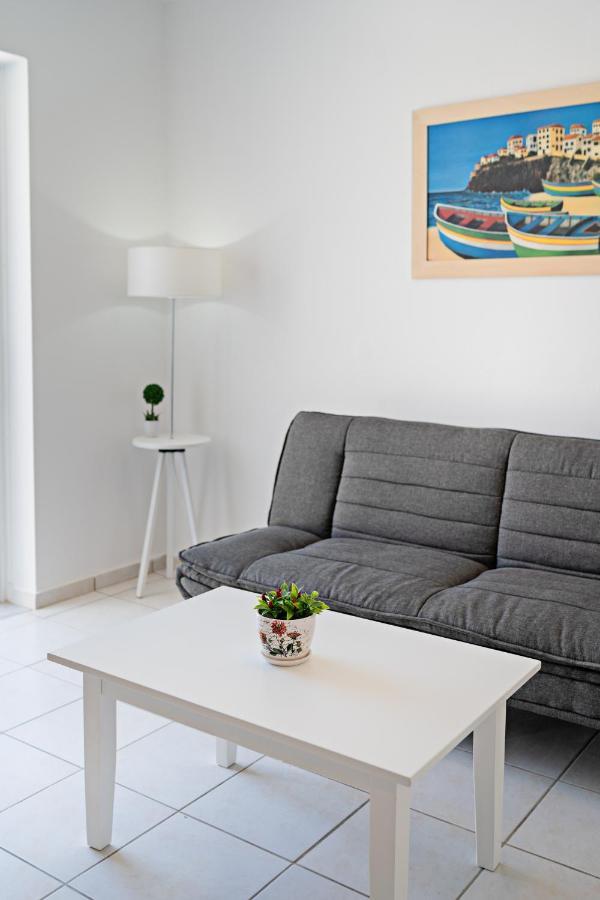 Azure Seaside Apts Magnisia Экстерьер фото