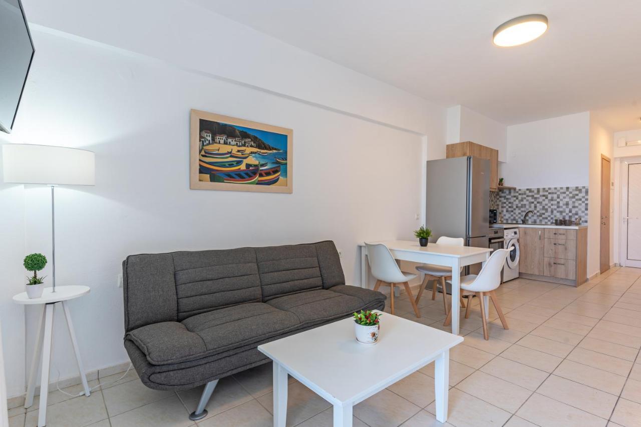 Azure Seaside Apts Magnisia Экстерьер фото