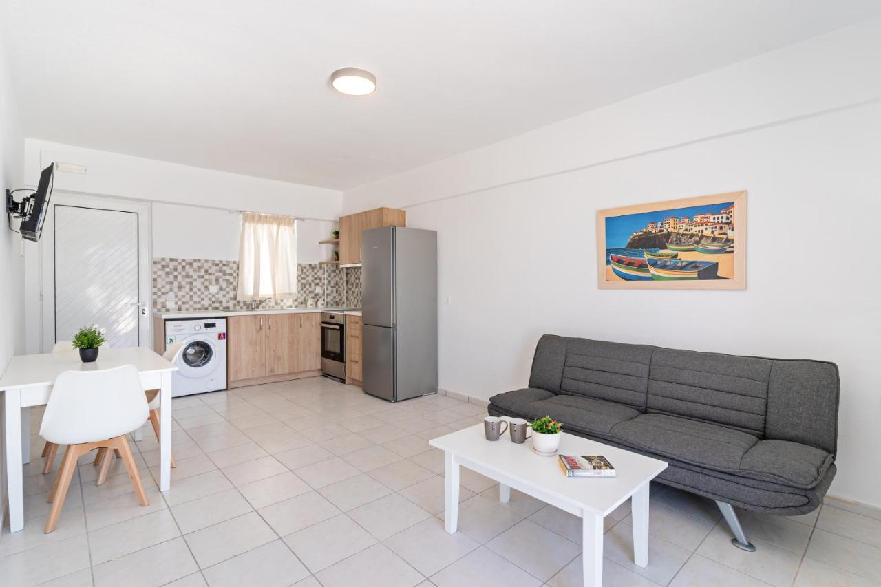 Azure Seaside Apts Magnisia Экстерьер фото