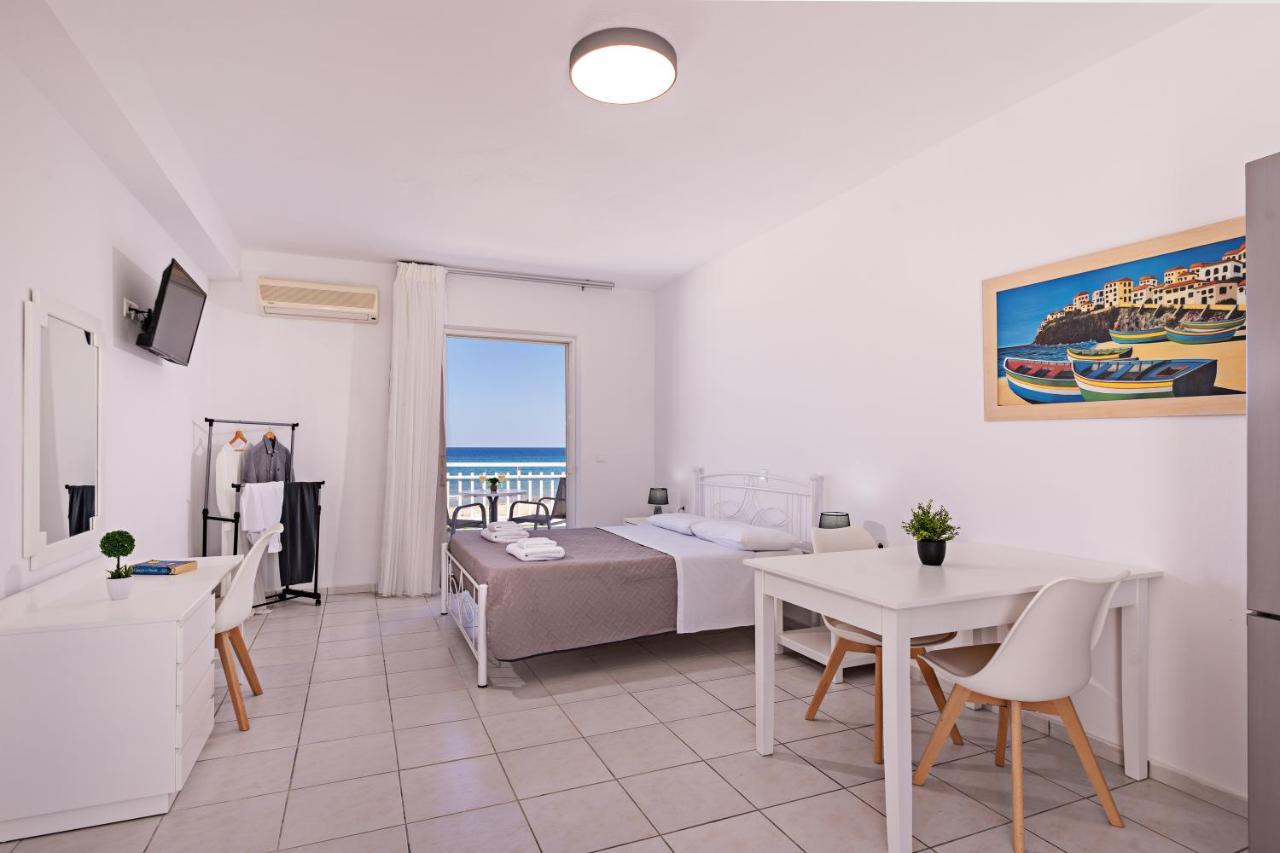 Azure Seaside Apts Magnisia Экстерьер фото