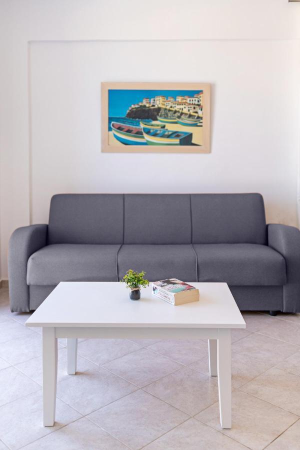 Azure Seaside Apts Magnisia Экстерьер фото